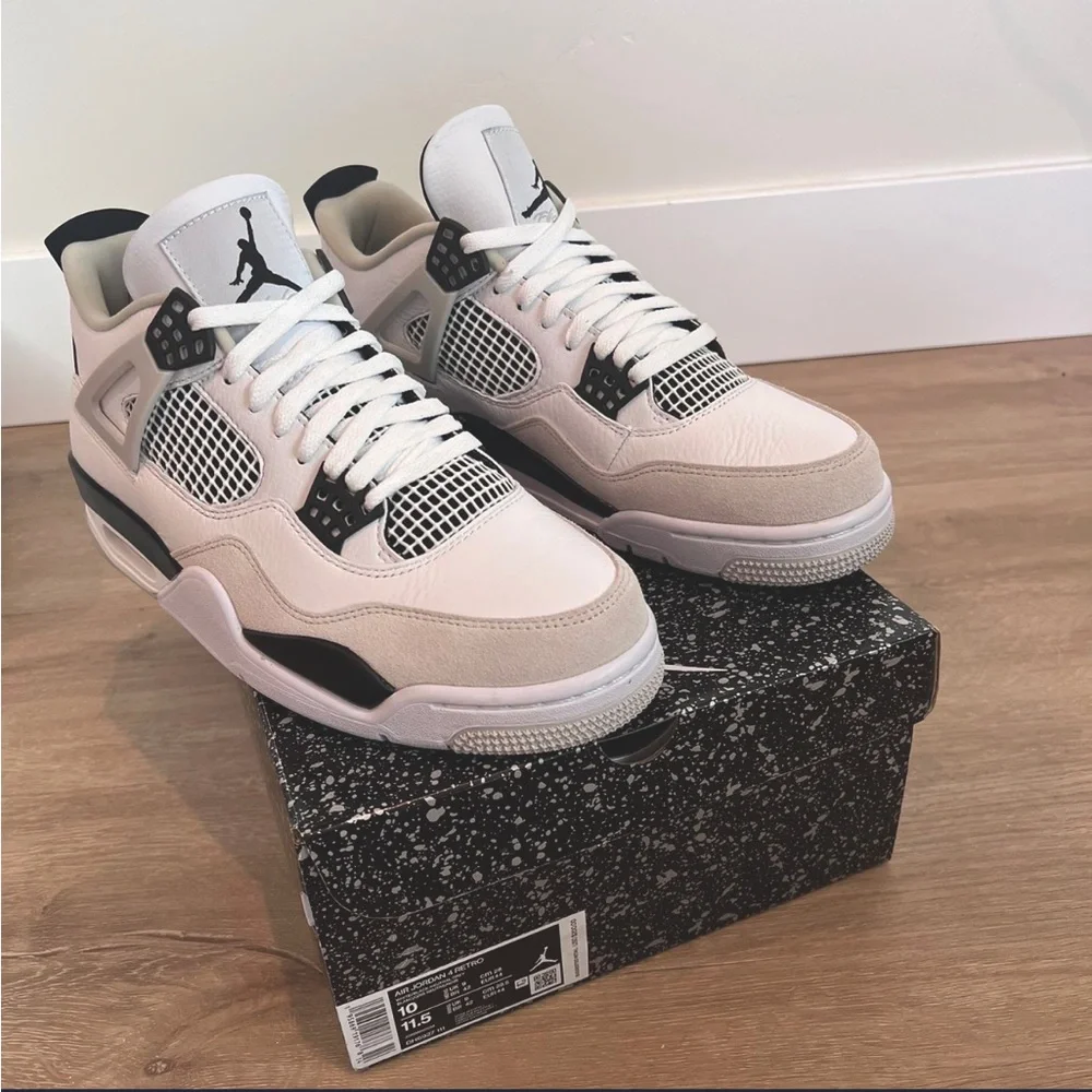 Jordan 4 Military Black Size 10 Brand New, Deadstock, Never worn. - Picture 1 of 3